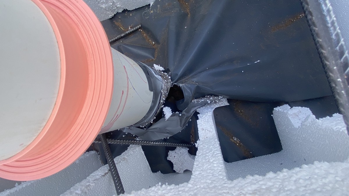Vapour barrier joints that were never sealed